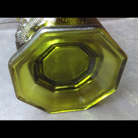 Anchor Hocking Vintage Green Footed Octagon Glass Vase with Leaves and Grapes - Picture 3 of 6